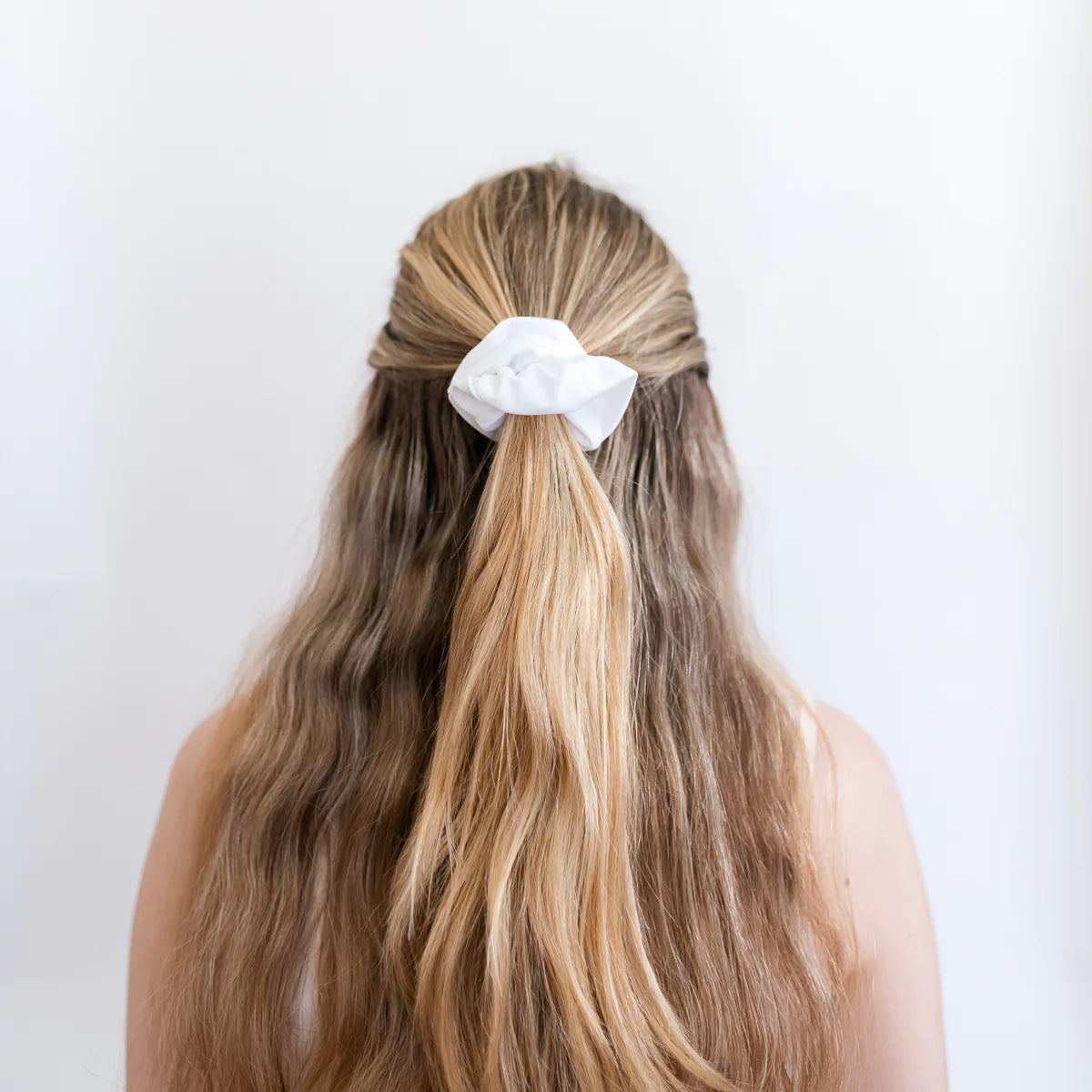 Eclipse scrunchie - White