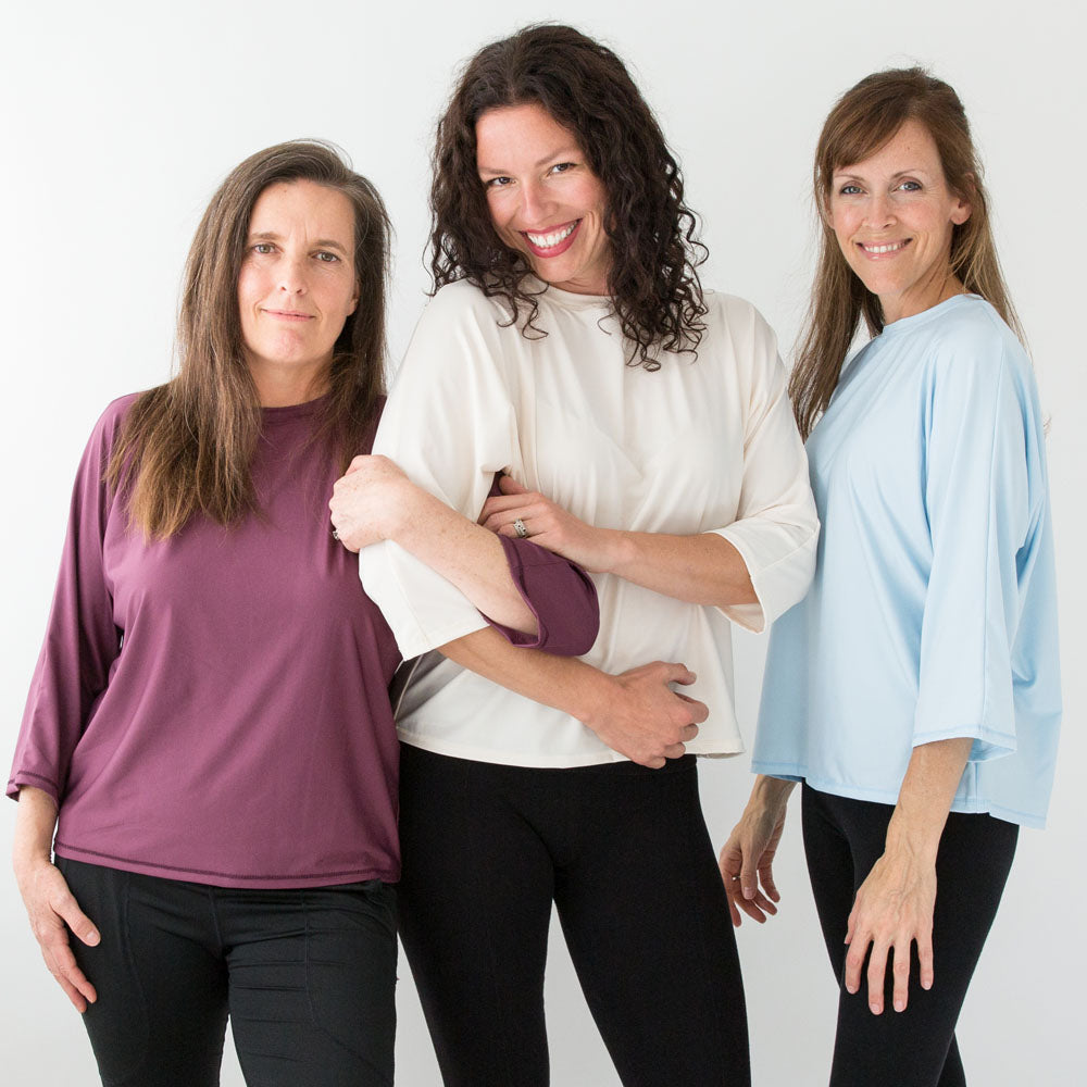 Women wearing éclipse Dolman Top - Plum, Latte, Ice